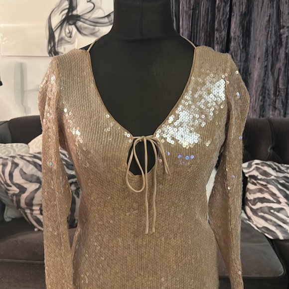 Bardot sequin maxi dress in cream - Picture 6 of 10